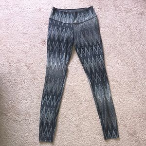 Nike patterned high rise leggings